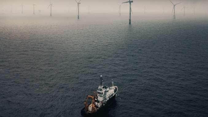 picture of a ship at sea 